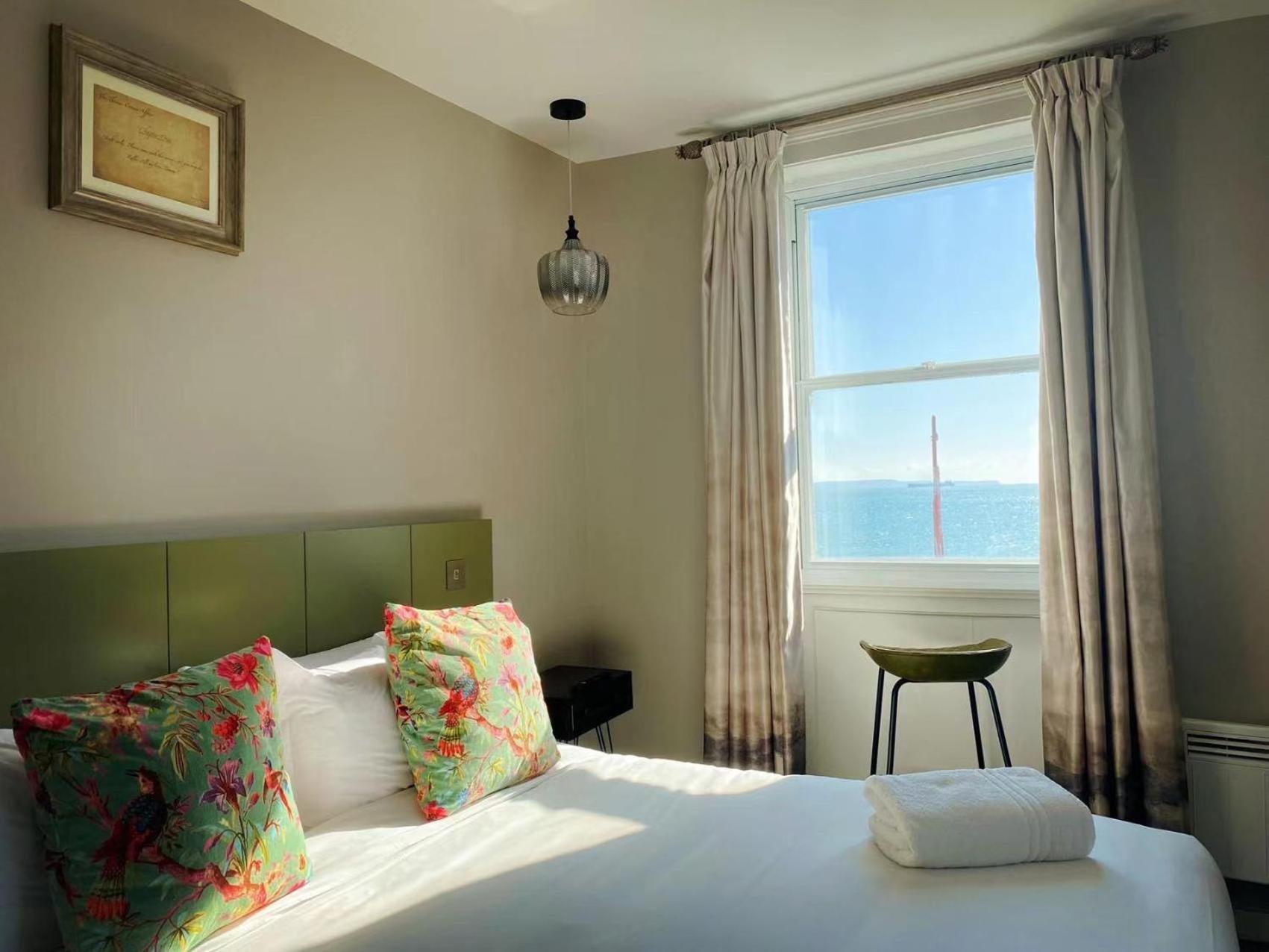 Chapter 1 Hotels Веймут Номер фото